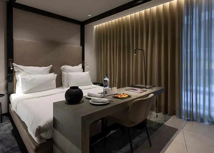 Royal Bridges Hotel 4*