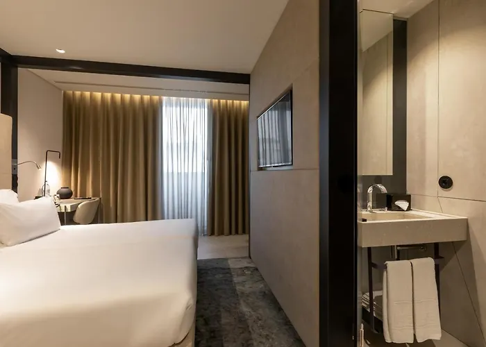 Royal Bridges Hotel 4*