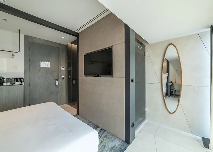 Royal Bridges Hotel 4*