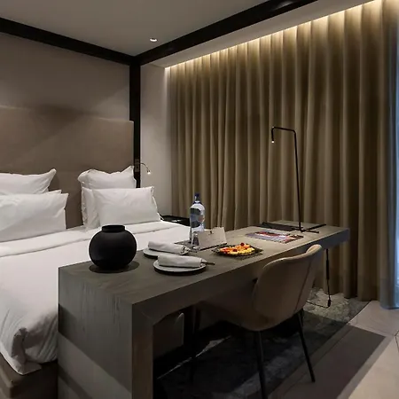 Royal Bridges Hotel 4*