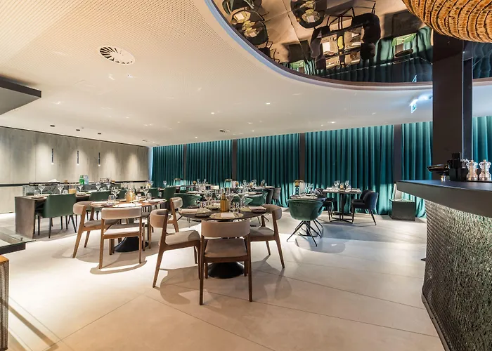 Hotel Royal Bridges 4*